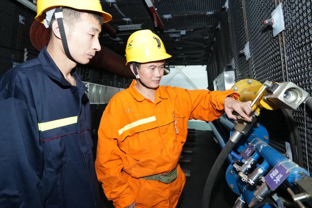 03cb744101c041448b71d9dad6dc8e35.jpg 03cb744101c041448b71d9dad6dc8e35.jpg